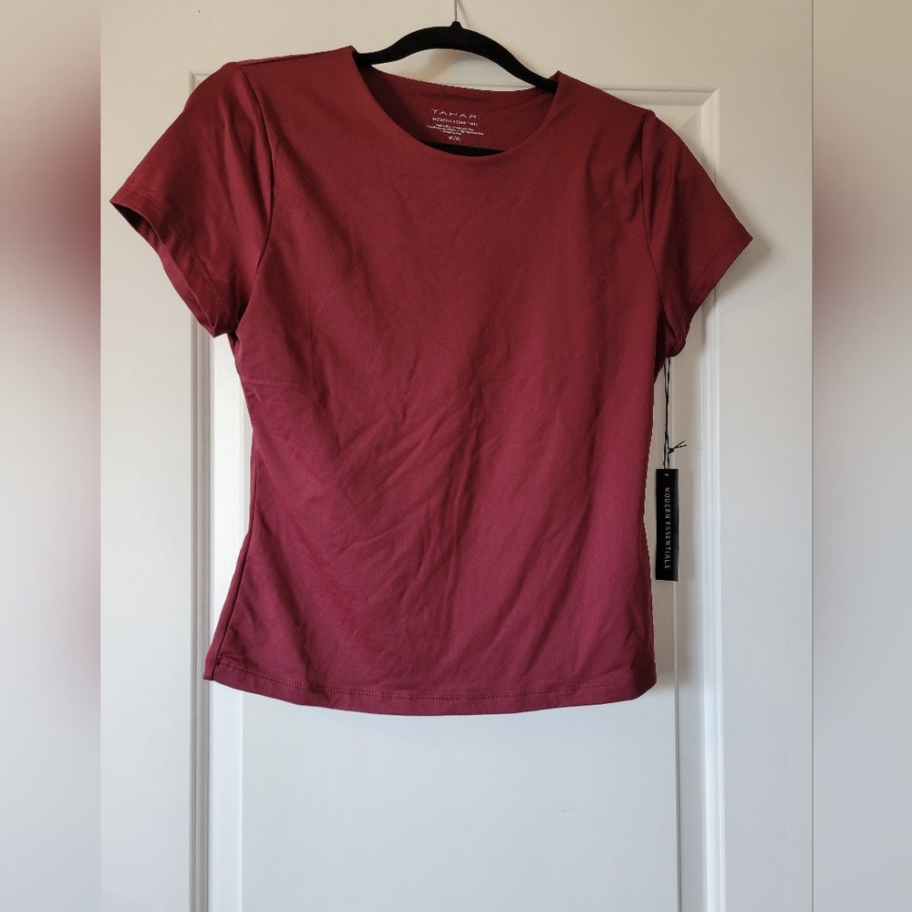 Tahari Tshirt